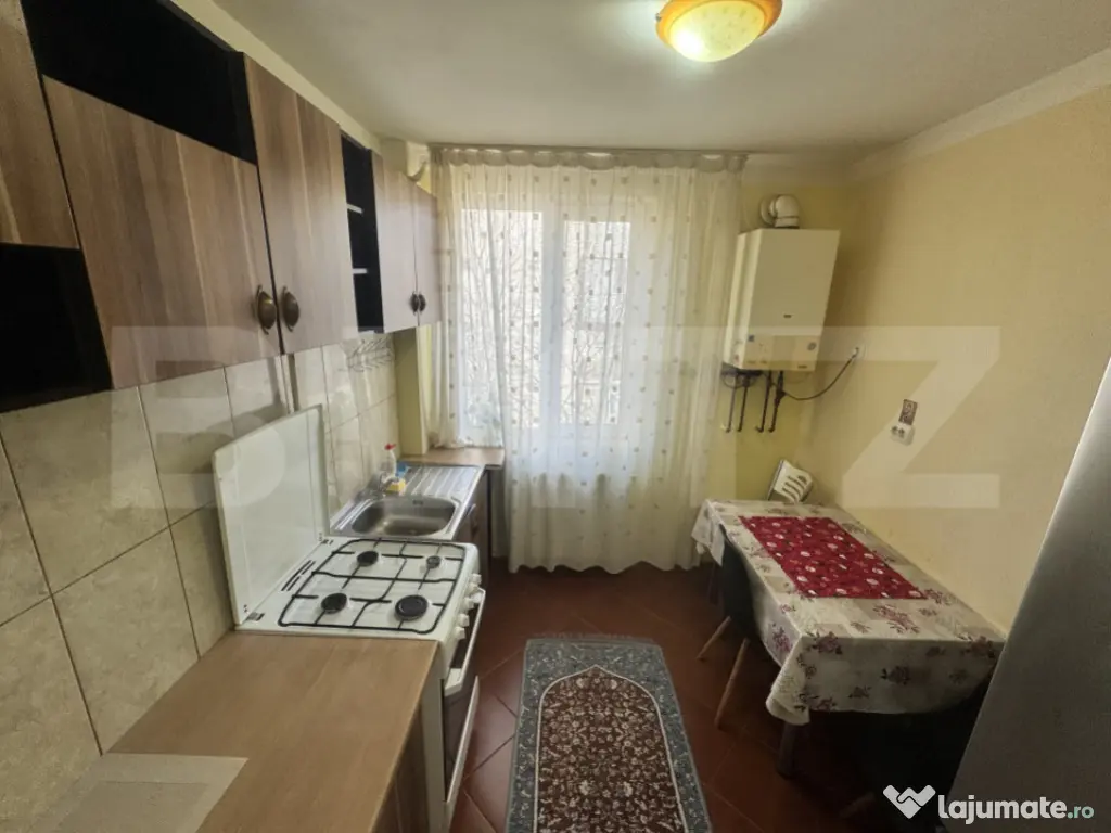 Apartament cu 3 camere, etajul 3 din 4, zona Porolissum 