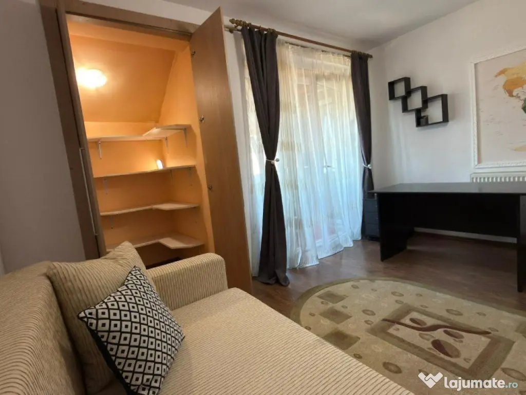 Apartament 3 camere zona Sub Cetate 