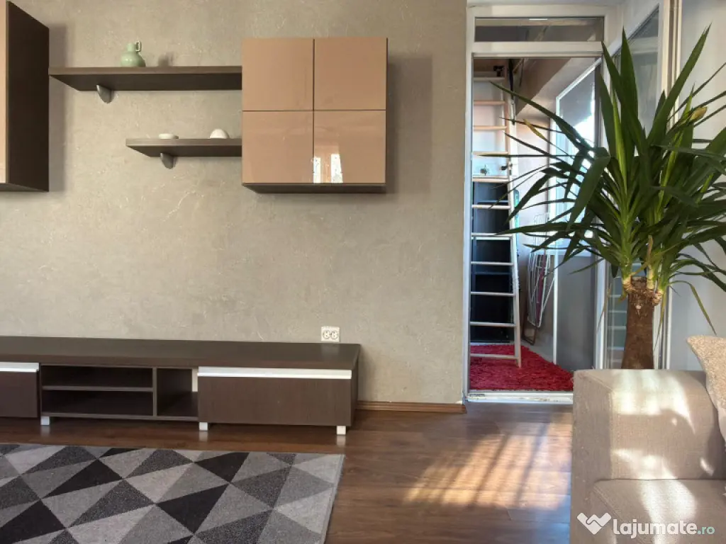 Apartament 3 camere zona Sub Cetate 