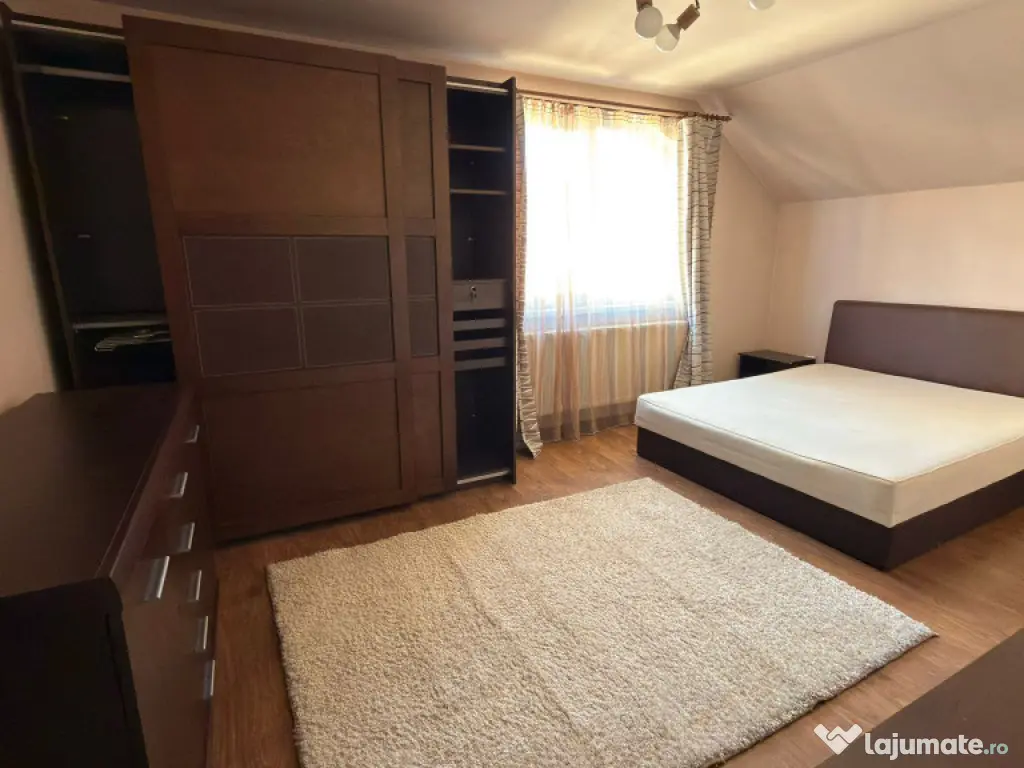 Apartament 3 camere zona Sub Cetate 