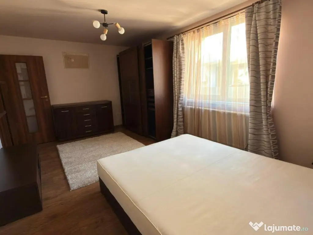 Apartament 3 camere zona Sub Cetate 