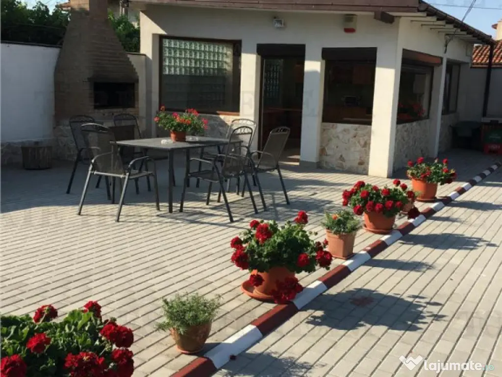 Vila 10 camere disponibila spre administrare/sezon, Costines 