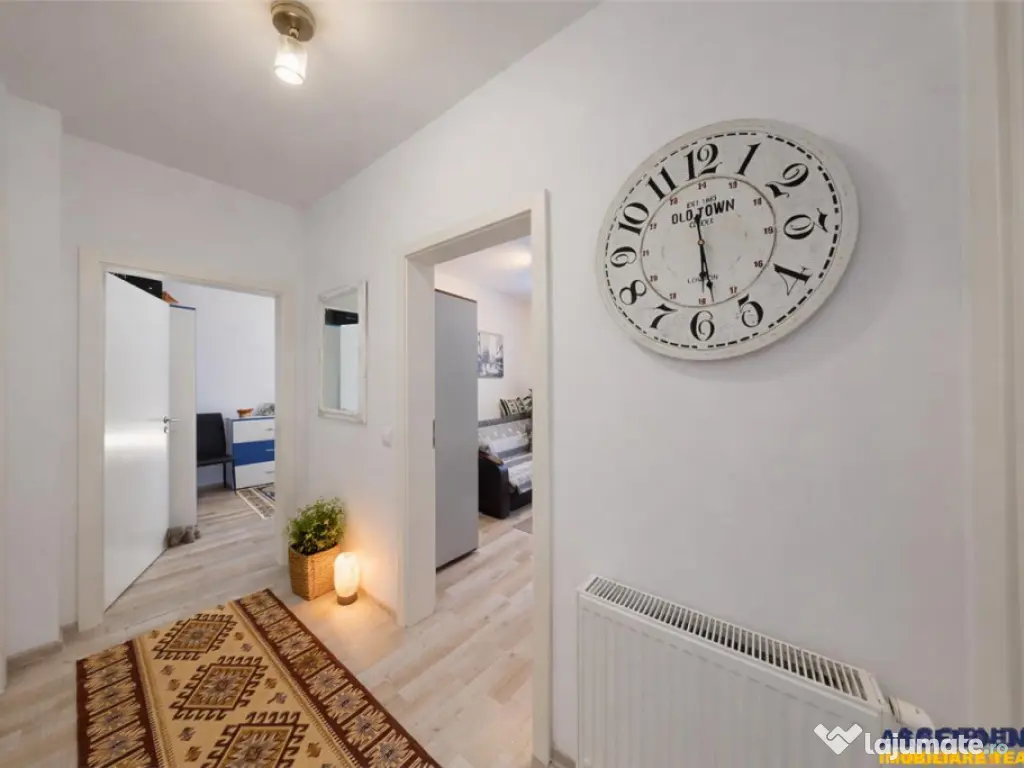 Pe 2 niveluri, Penthouse modern la bulevard, parcare, boxa, 