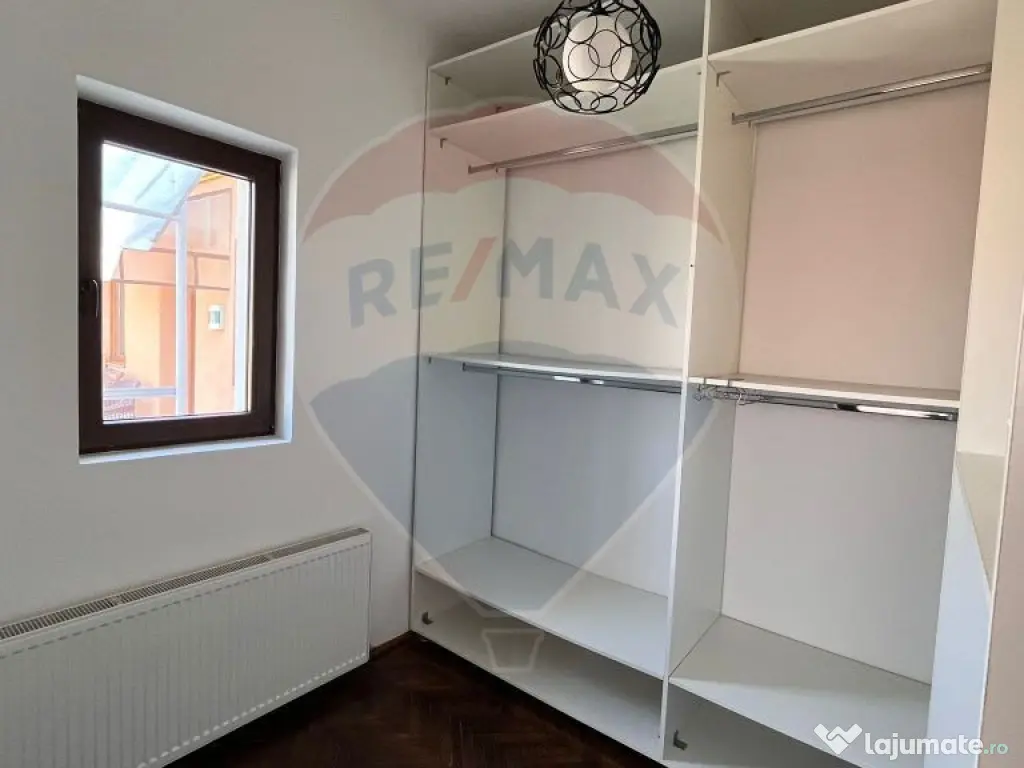 Casă / Vilă cu 3 camere de vânzare la curte comuna 