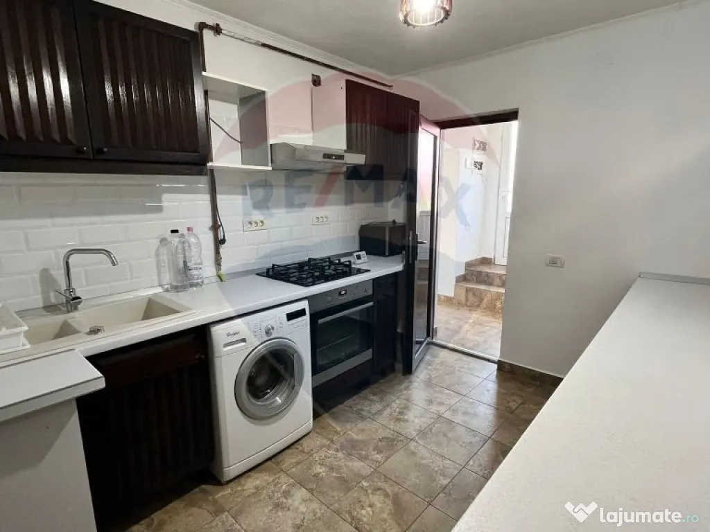 Casă / Vilă cu 3 camere de vânzare la curte comuna 