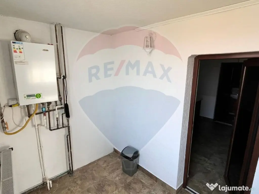 Casă / Vilă cu 3 camere de vânzare la curte comuna 