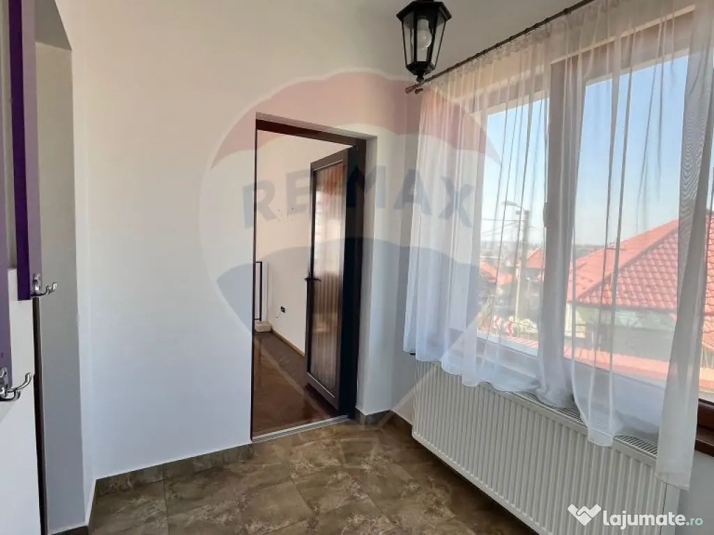 Casă / Vilă cu 3 camere de vânzare la curte comuna 