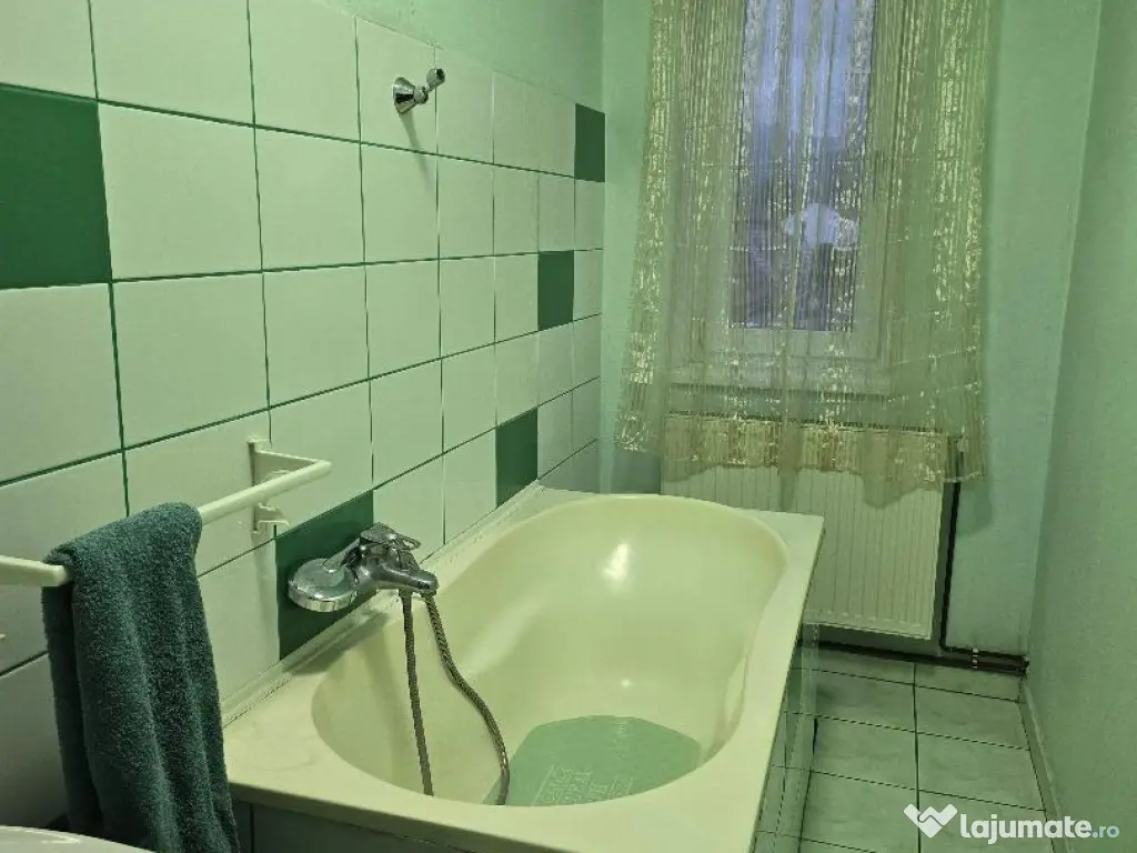 Inchiriez garsoniera la casa 