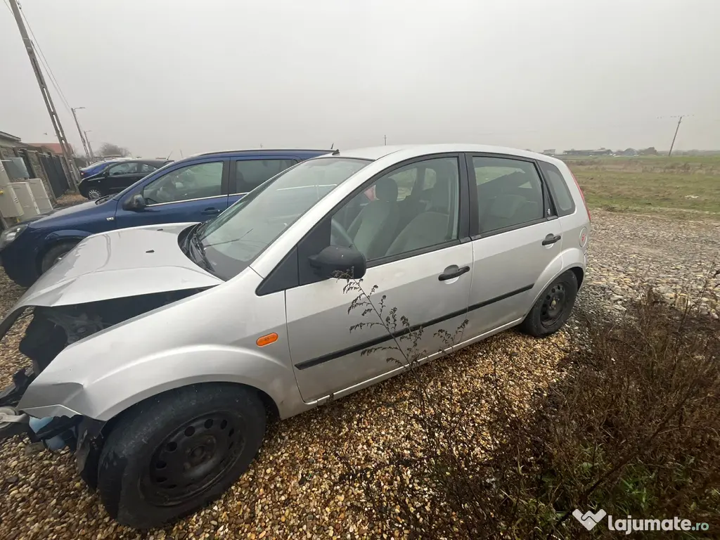 Vand Ford Fiesta pentru dezmembrari sau pentru piese 