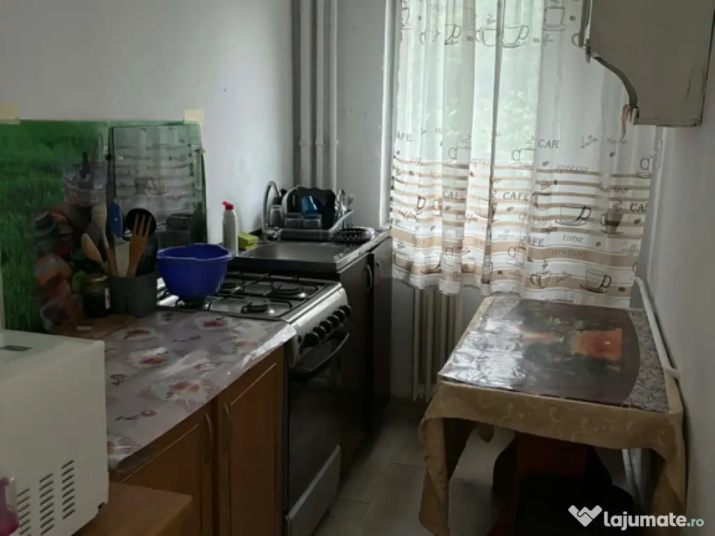Apartament cu două camere de închiriat în zona Crihala 