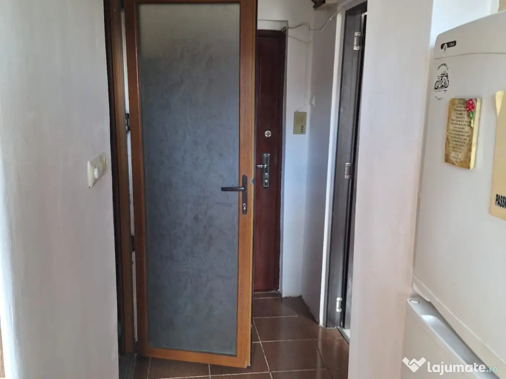 Inchiriez garsoniera 