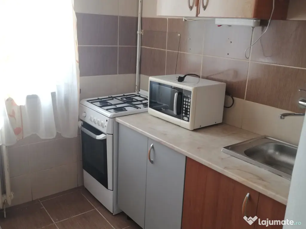 Inchiriez garsoniera 