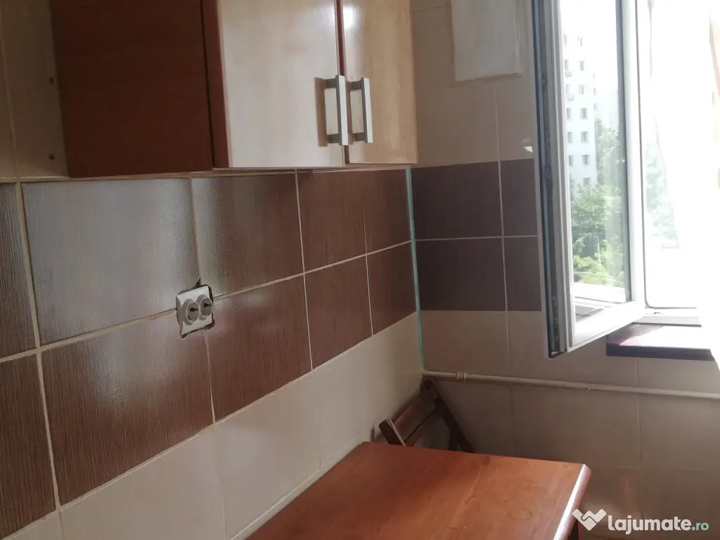 Inchiriez garsoniera 