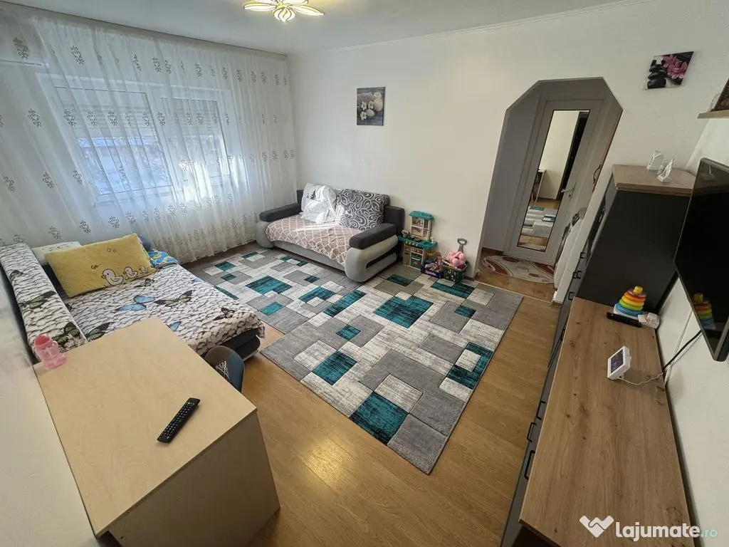 Apartament 2 camere zona Poarta 6 