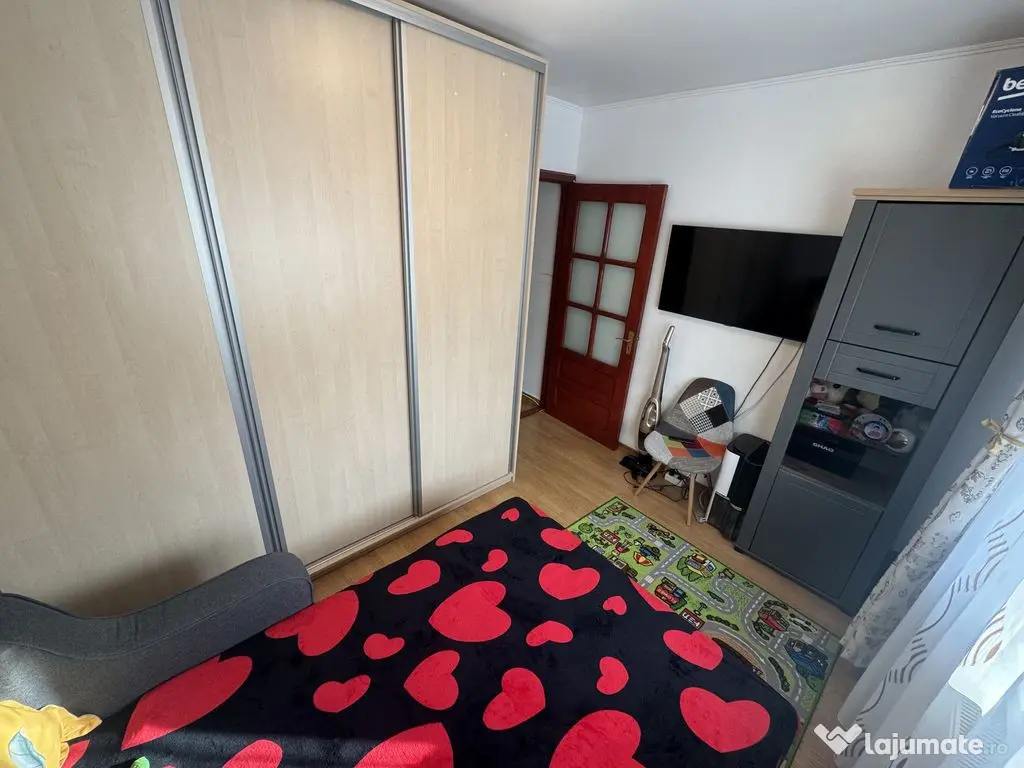 Apartament 2 camere zona Poarta 6 