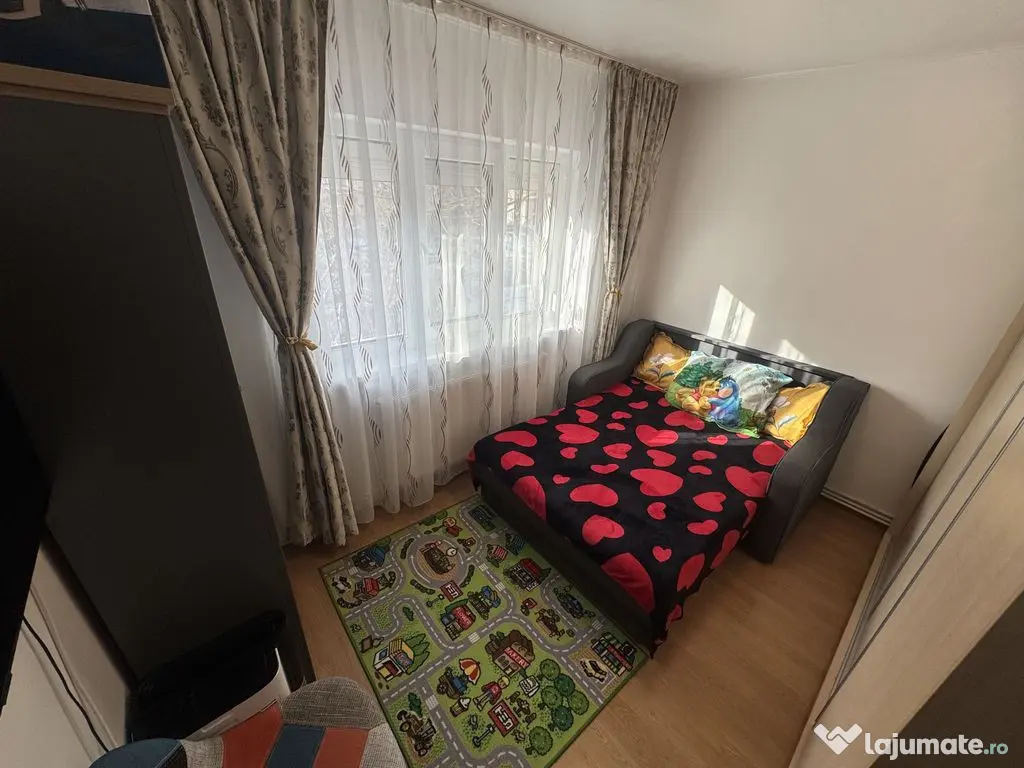 Apartament 2 camere zona Poarta 6 