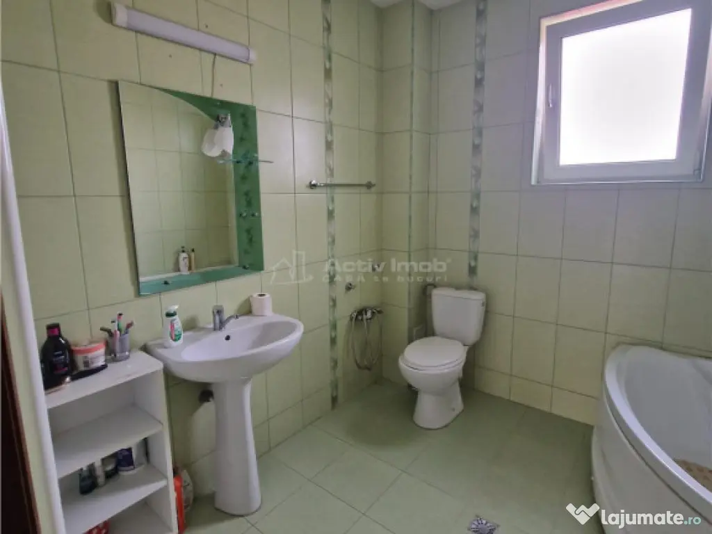 Casa P P E , eleganta,teren 409 mp - Ciuperca 