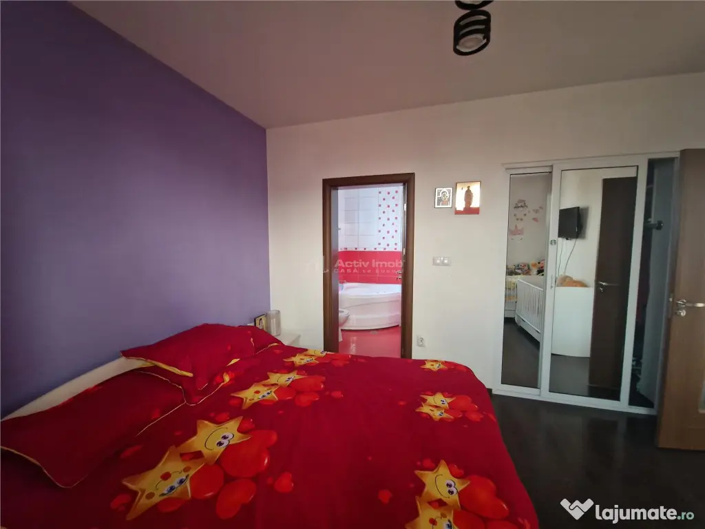 Casa P P E , eleganta,teren 409 mp - Ciuperca 