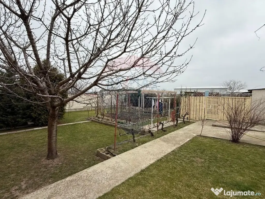 Casă / Vilă cu 3 camere de vânzare 