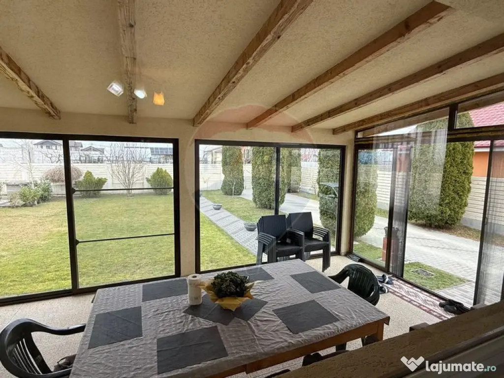 Casă / Vilă cu 3 camere de vânzare 