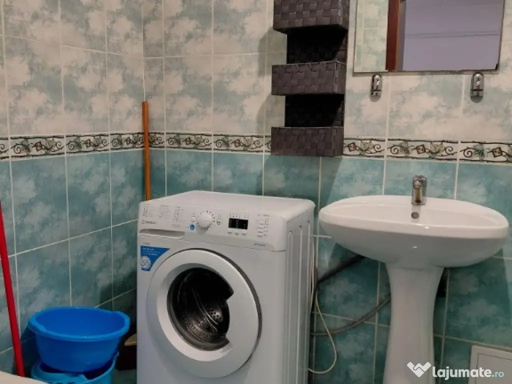 Apartament mobilat, utilat suprafata 46 mp, parcare, etaj 1, Floresti 