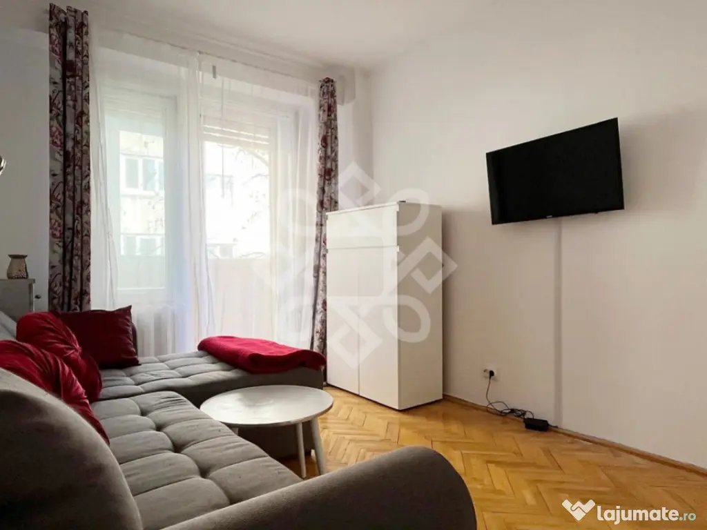 Apartament cu 3 camere de inchiriat pe bld. Stefan cel Mare 