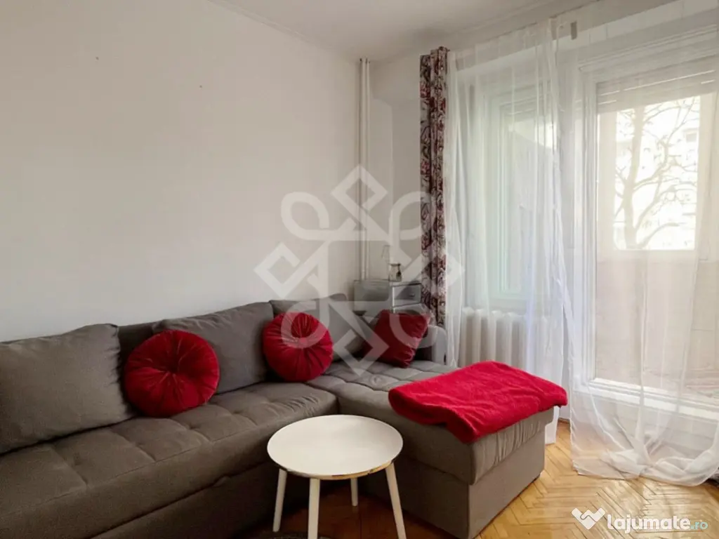 Apartament cu 3 camere de inchiriat pe bld. Stefan cel Mare 