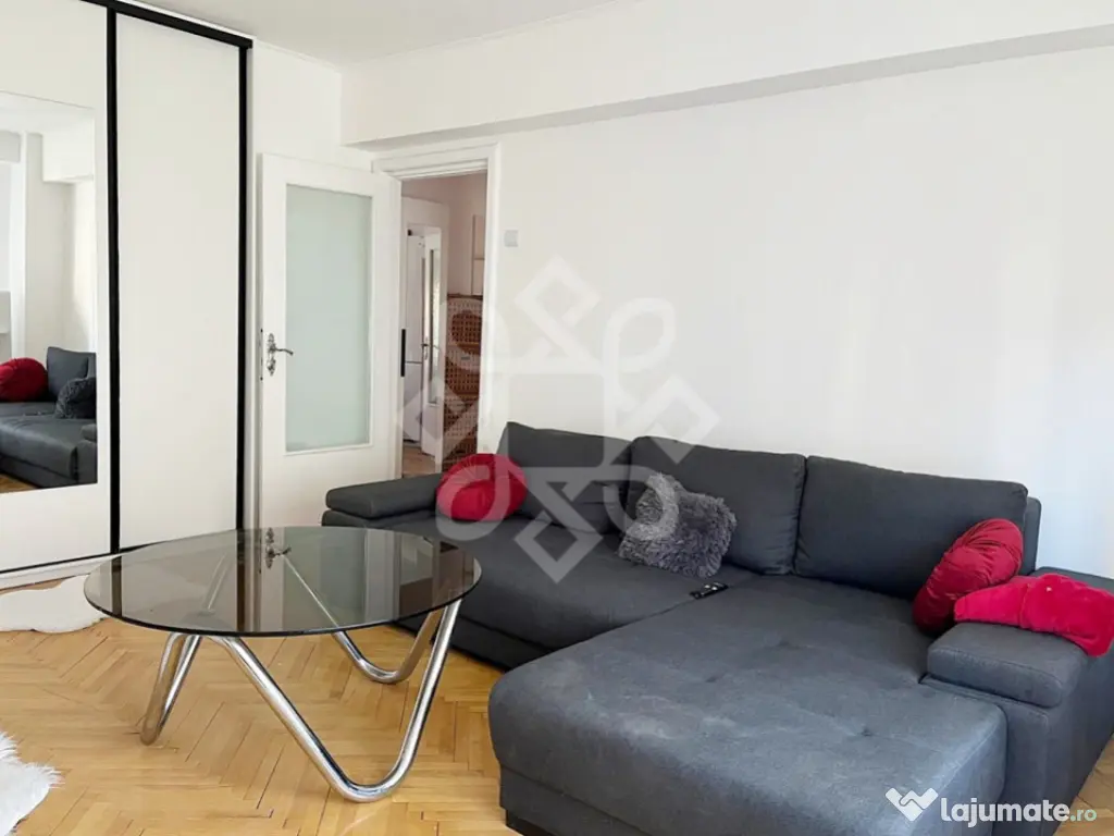 Apartament cu 3 camere de inchiriat pe bld. Stefan cel Mare 