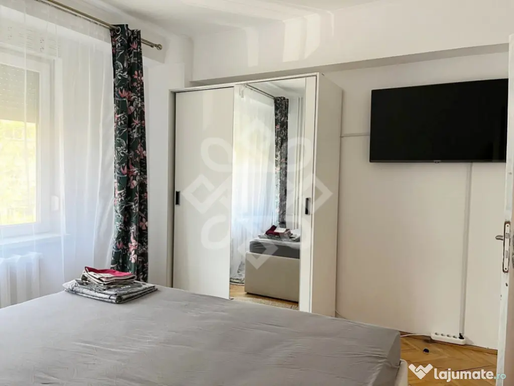Apartament cu 3 camere de inchiriat pe bld. Stefan cel Mare 