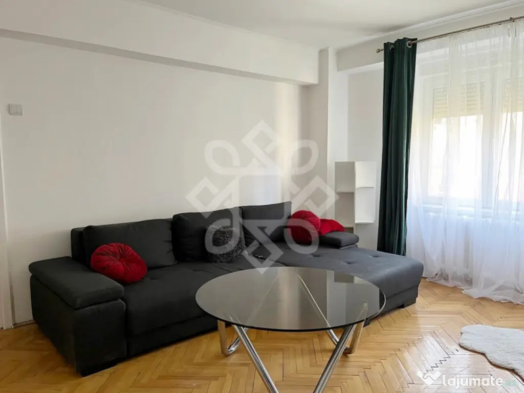 Apartament cu 3 camere de inchiriat pe bld. Stefan cel Mare 