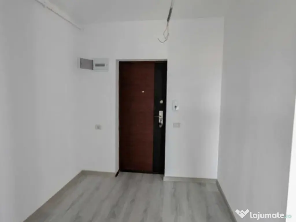 Apartament 2 camere, decomandat - zona Sanpetru 