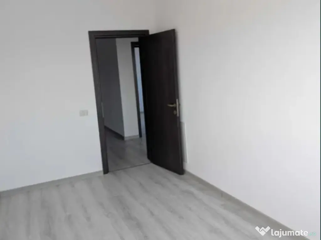 Apartament 2 camere, decomandat - zona Sanpetru 