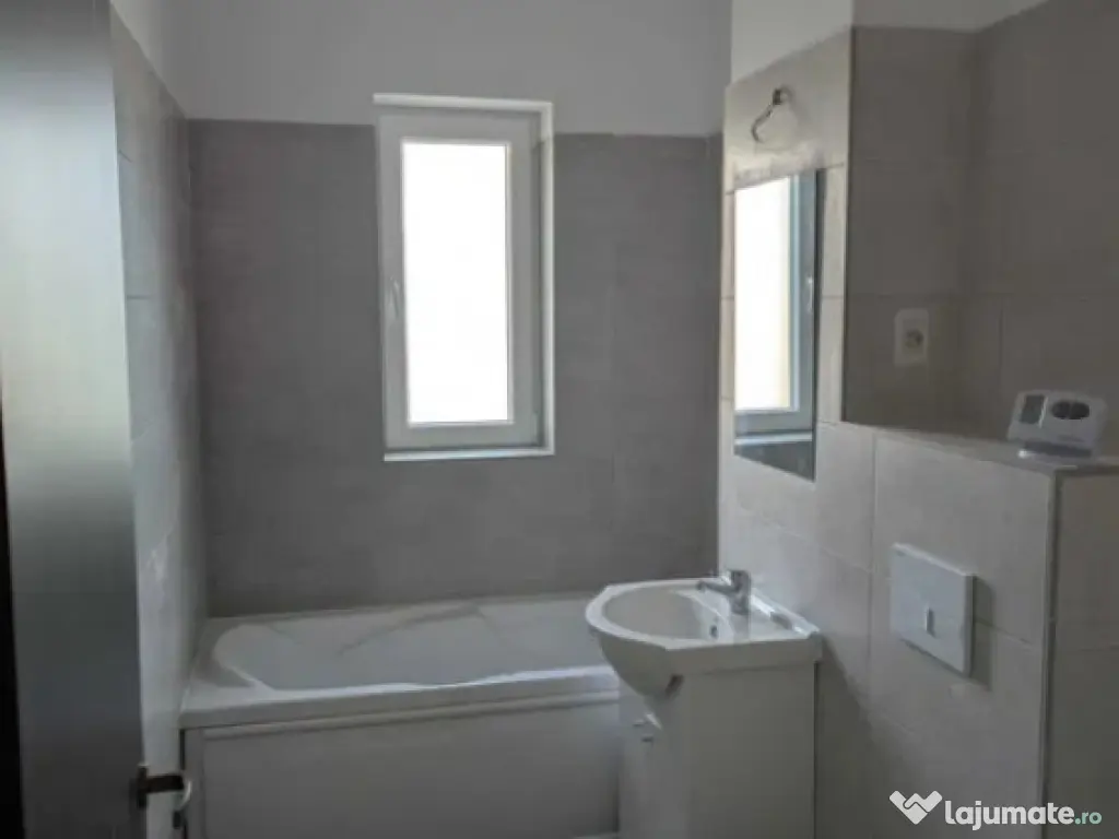 Apartament 2 camere, decomandat - zona Sanpetru 