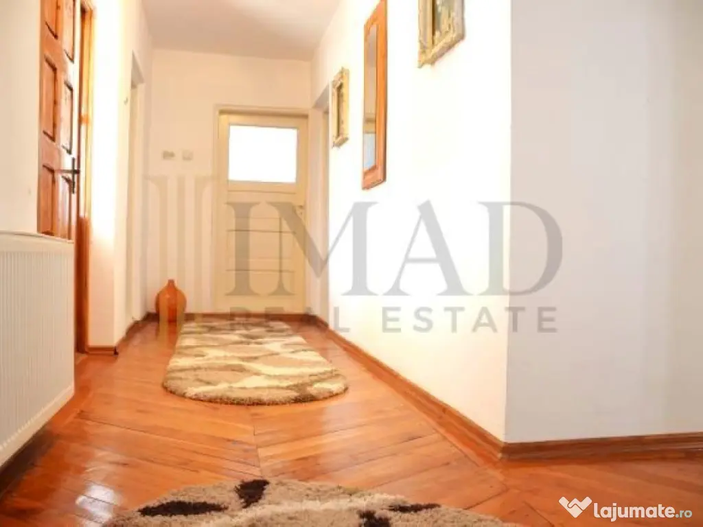 Casa 7 camere 1000 mp teren, ideala pensiune - Runcu zona 