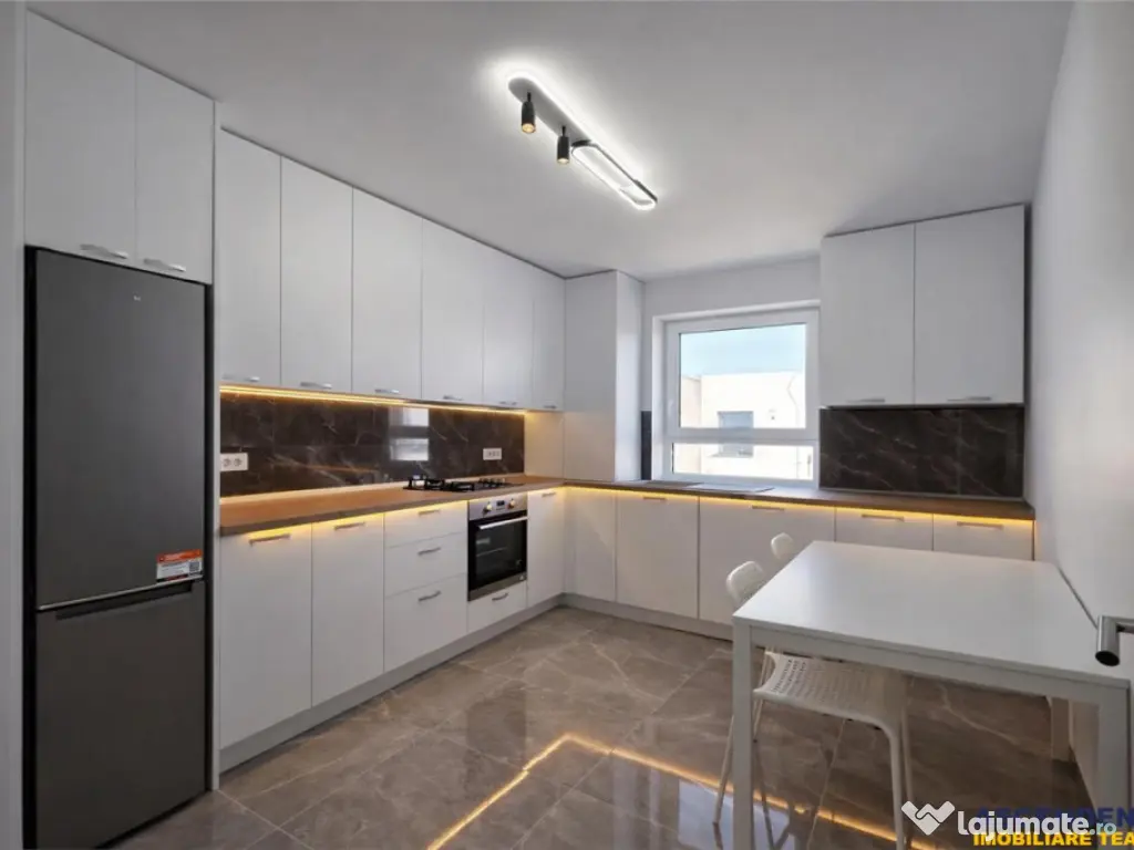 Prima ! Decomandat, 3 camere, 2 bai, loc de parcare, Casa No 