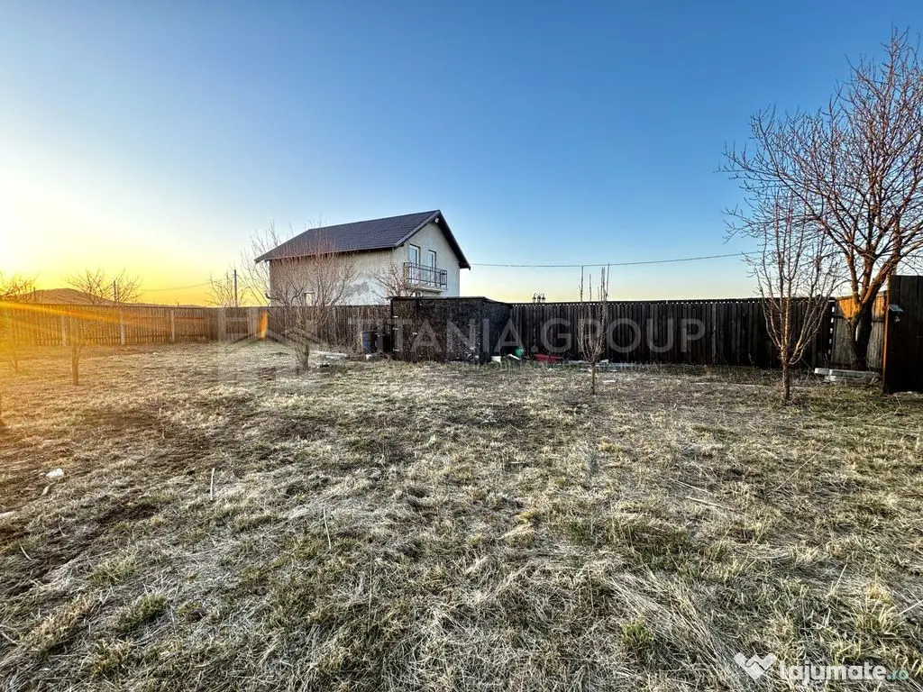 Teren 500 mp, împrejmuit, curent și internet pe teren, ... 