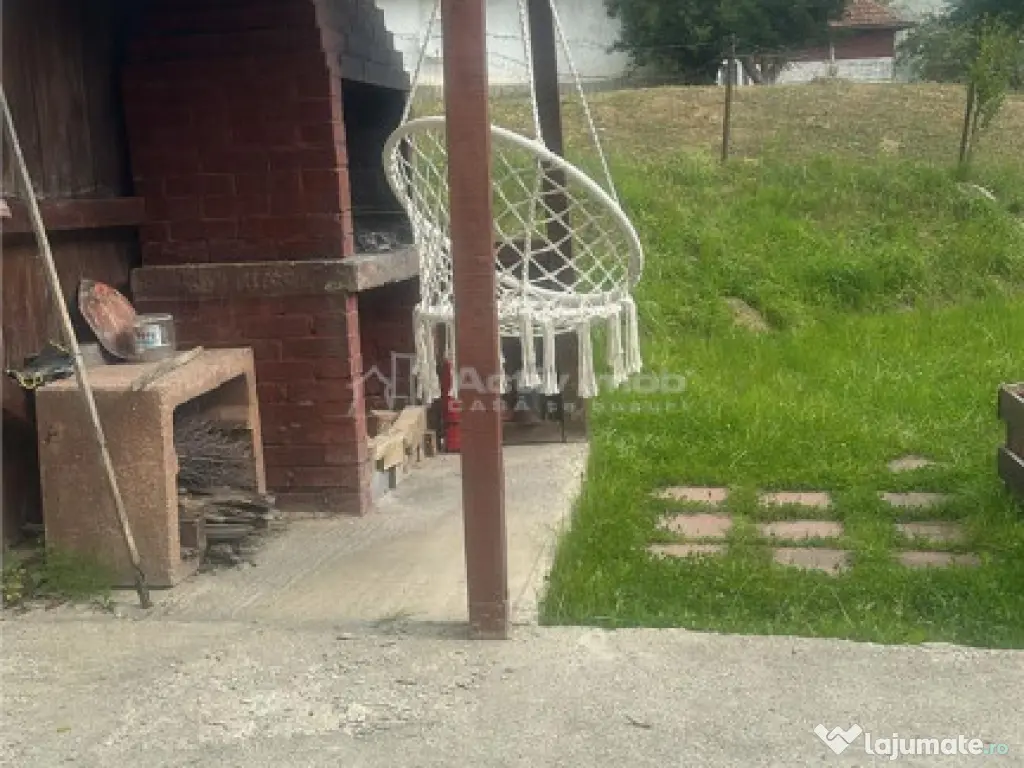 Vila P E M , Moieciu de Jos - Bran ( / /Variante ) 