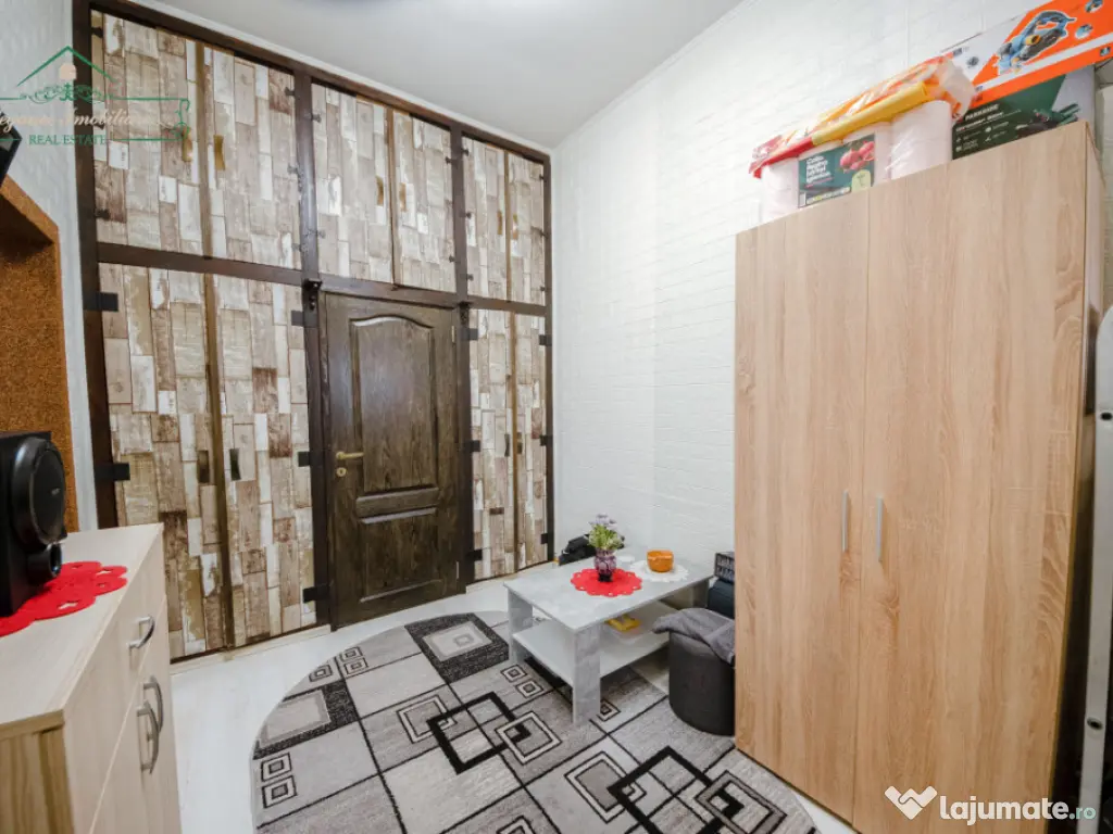 Apartament 2 camere la curte comuna, zona Ultracentrala, Ara 