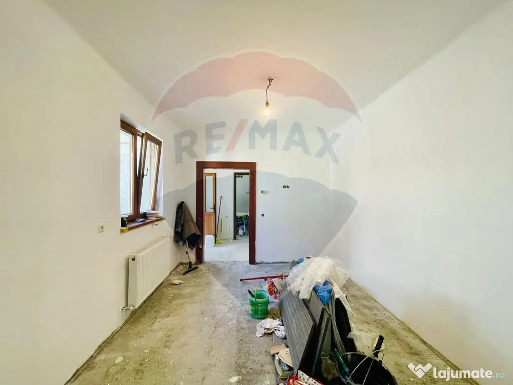 Casă / Vilă cu 6 camere de închiriat în zona Calea Du...