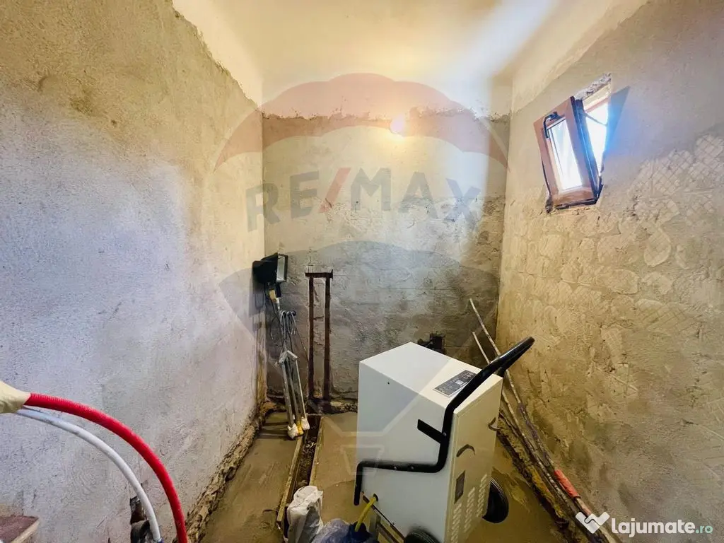 Casă / Vilă cu 6 camere de închiriat în zona Calea Du...