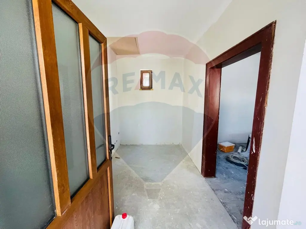 Casă / Vilă cu 6 camere de închiriat în zona Calea Du...