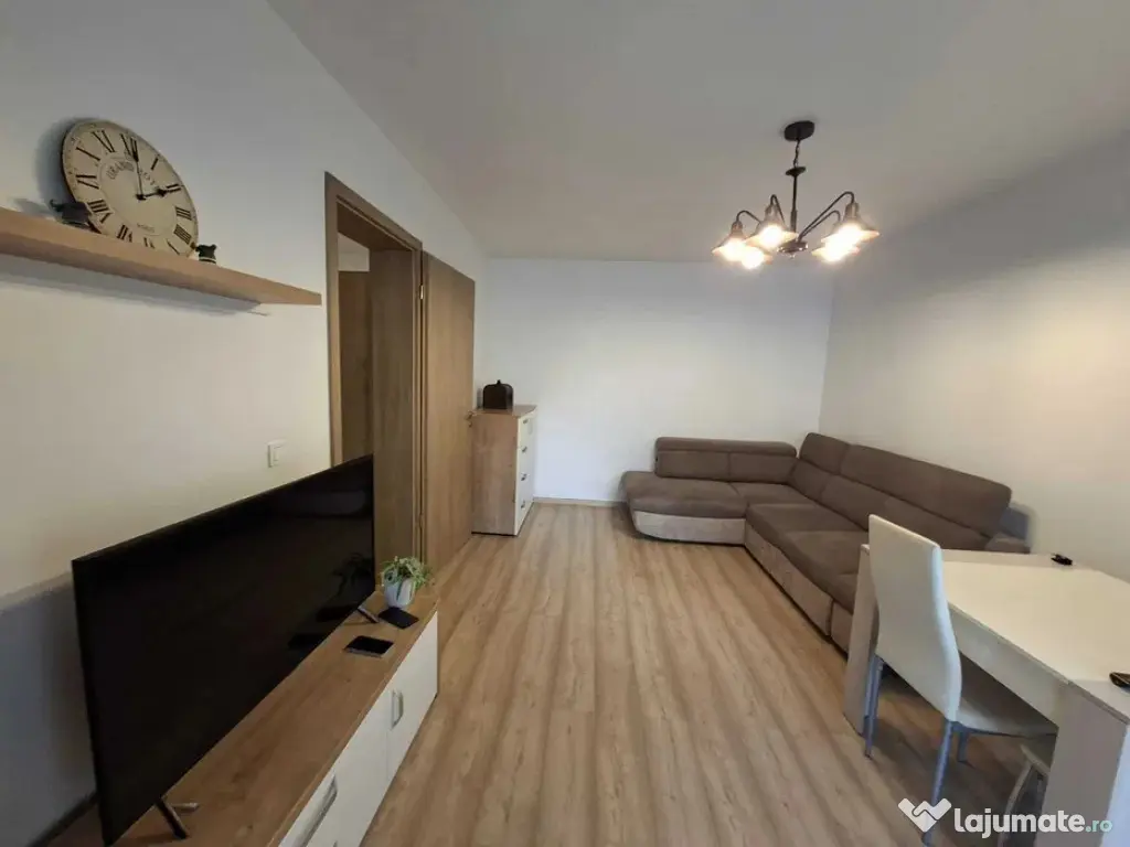 Apartament 2 camere, etaj intermediar, balcon, boxa si loc d 