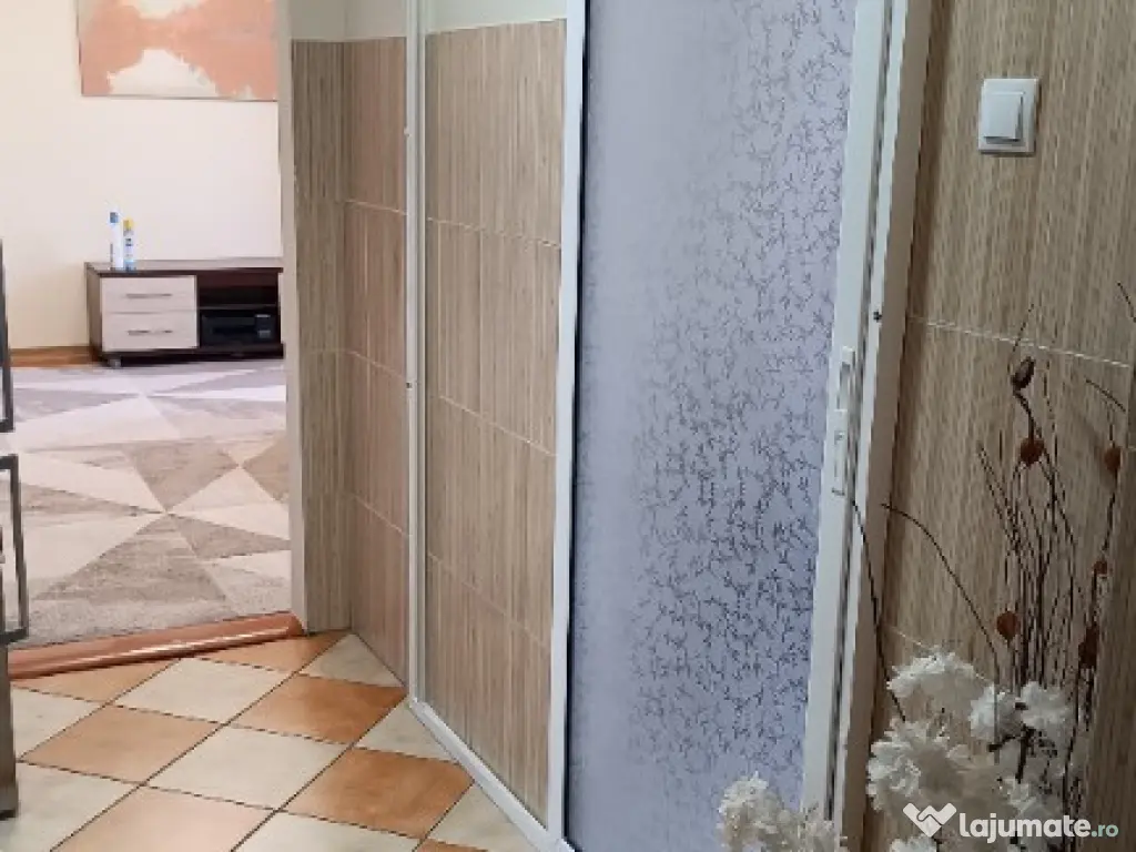 De vanzare 3 camere 68 mp RENOVAT BRANCOVEANU 