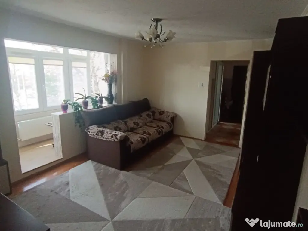 De vanzare 3 camere 68 mp RENOVAT BRANCOVEANU 