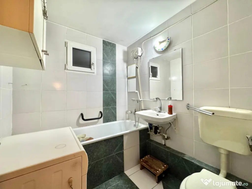 Apartament 3 camere Pantelimon Piata Delfinului 