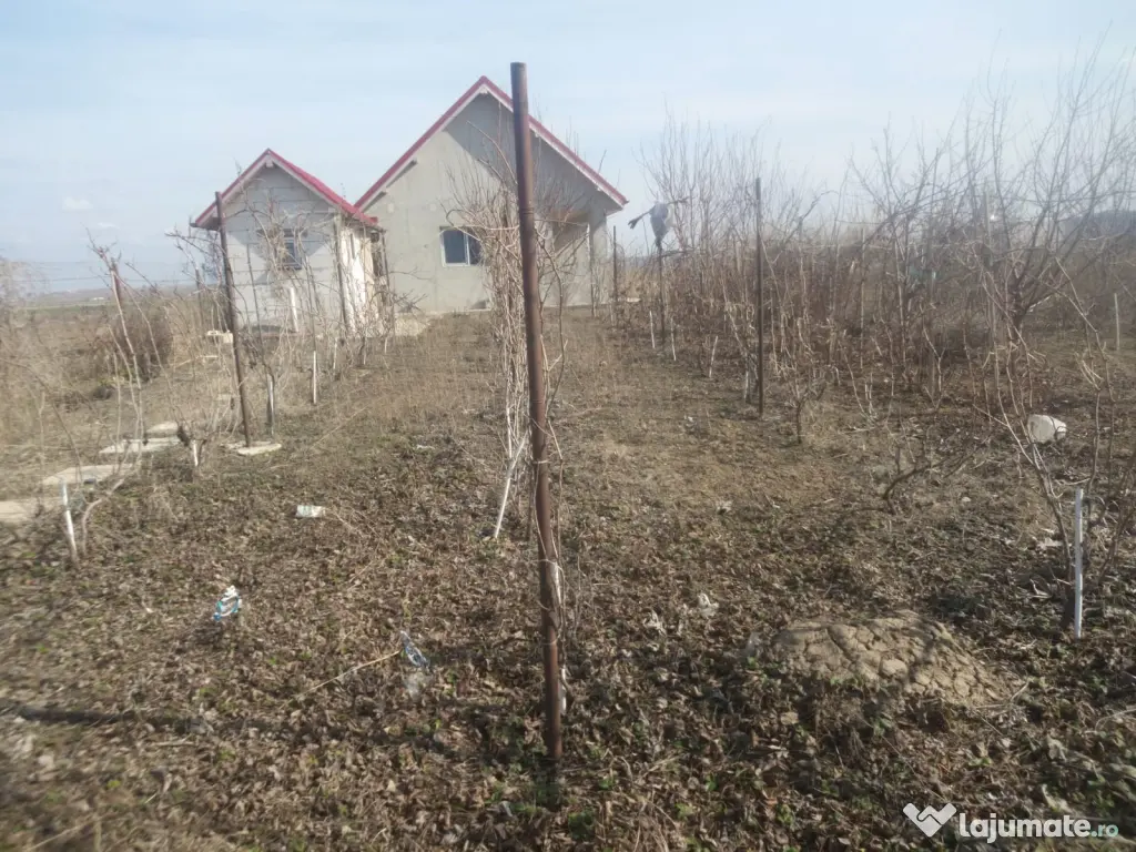 Casă la roșu, teren 1200 mp Mineri Tulcea 