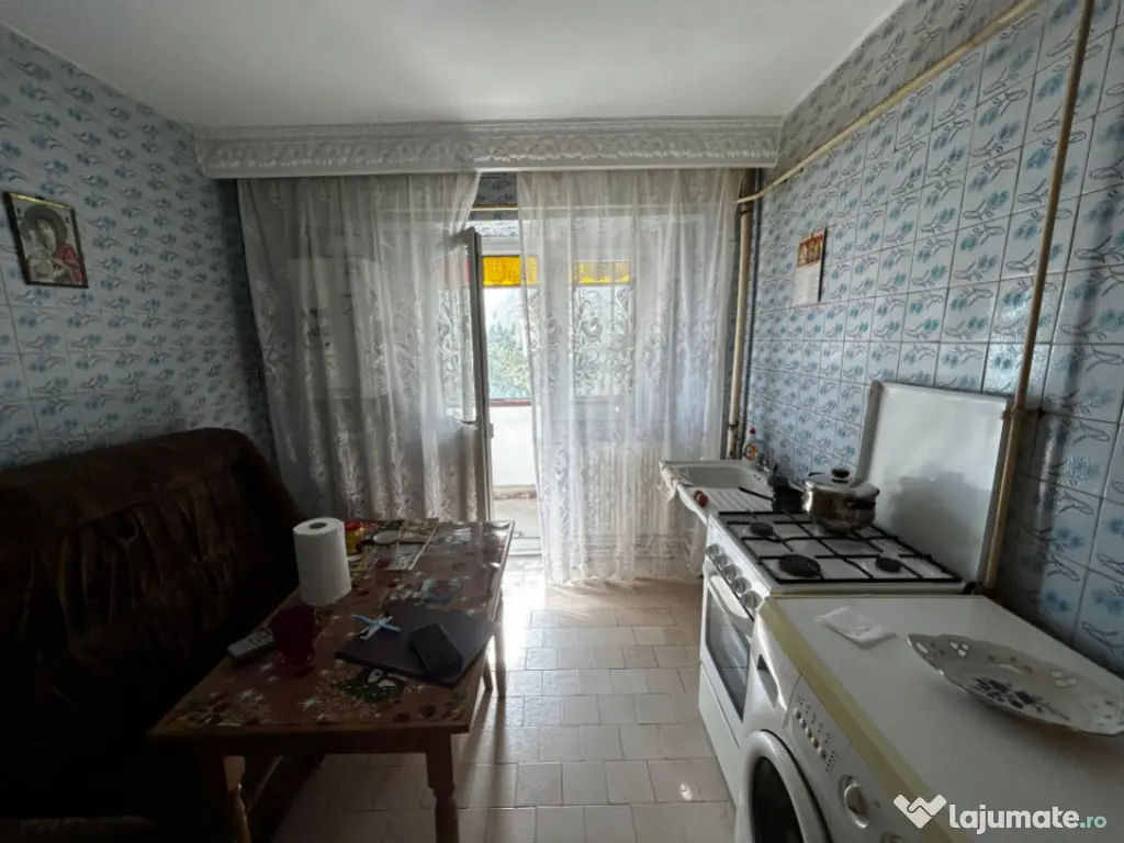 - Apartament 2 camere, confort 1 decomandat, zona Plantelor