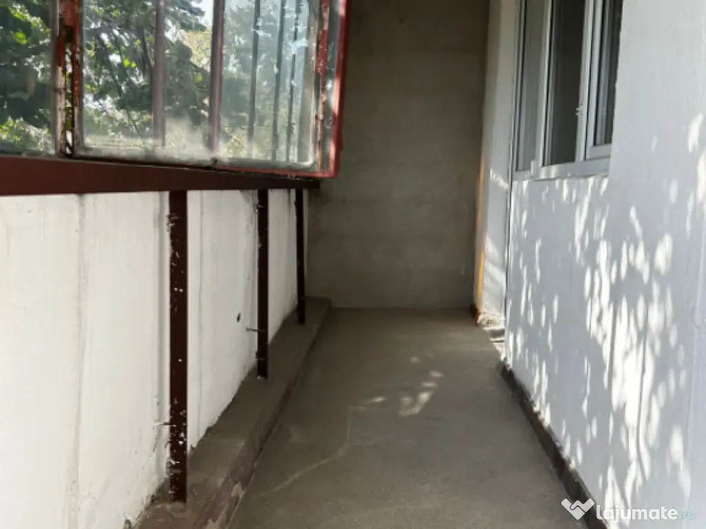 - Apartament 2 camere, confort 1 decomandat, zona Plantelor