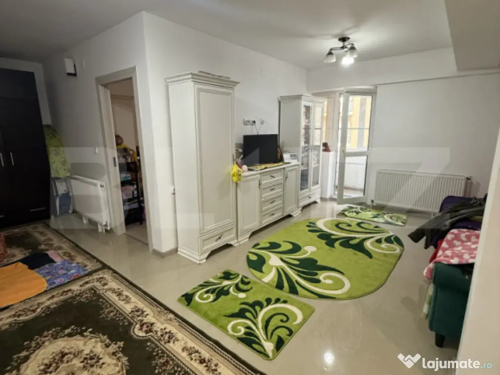 Apartament 2 camere, balcon generos, etaj 4 cu lift – zon