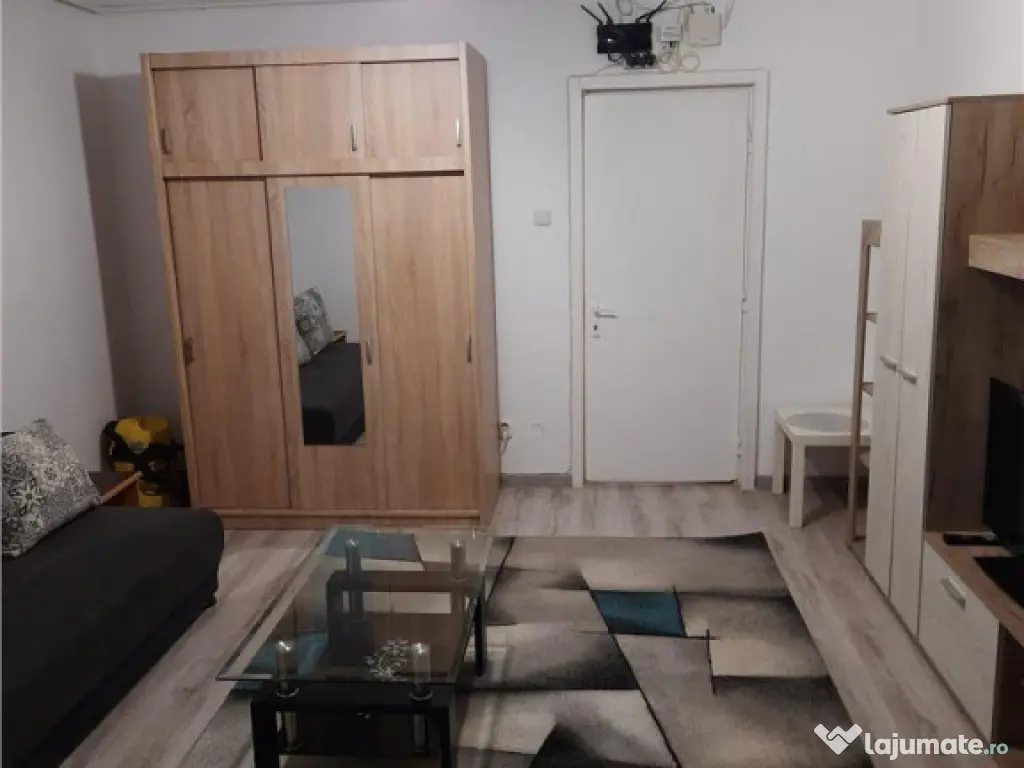 Garsoniera spatioasa zona Astra 